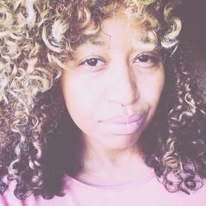 Meet your Posher, Dominique